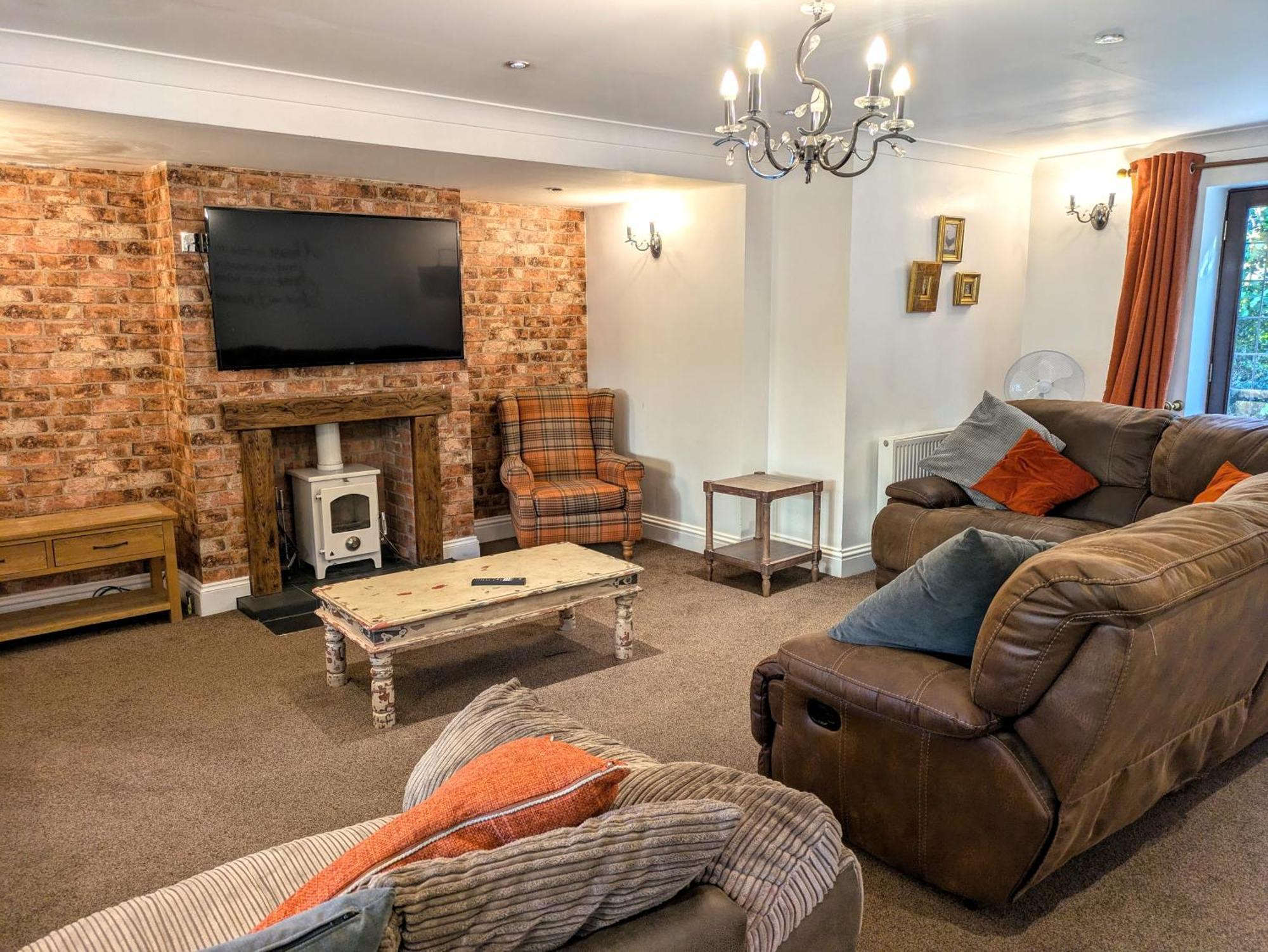 Spacious Home For Large Families And Contractors Wolverhampton Exterior foto
